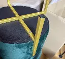 М'який круглий пуф на металевих ніжках